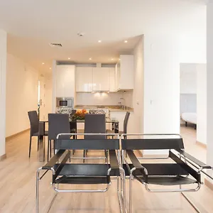 https://urbe10-premium-atarazanas-4-bedrooms-apartment.es-andalucia.com