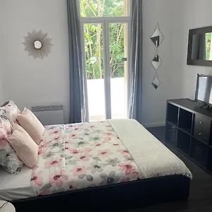 https://chez-angy-et-manu.fr-provencehotel.com
